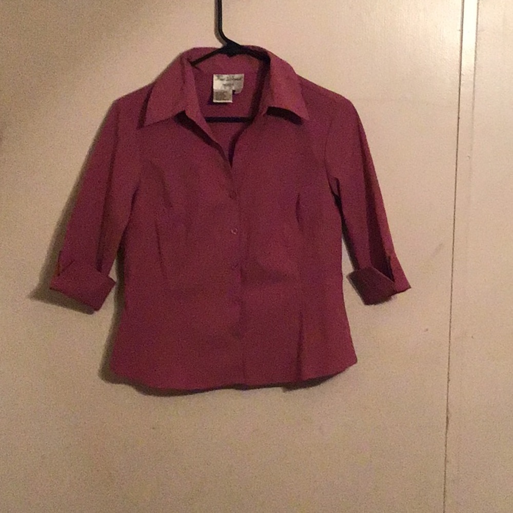 Fusia button up top
